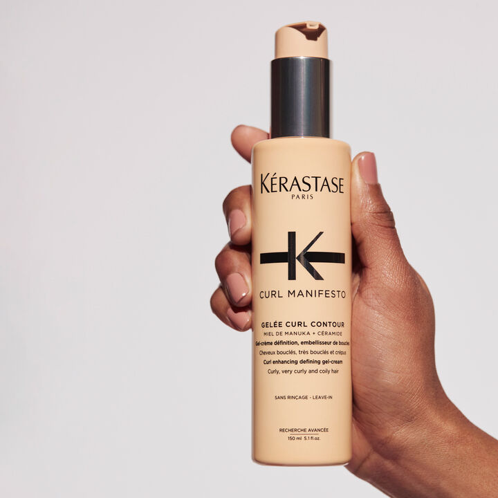 Kerastase Curl Manifesto Gelee Curl Contour Gel Cream in Hand